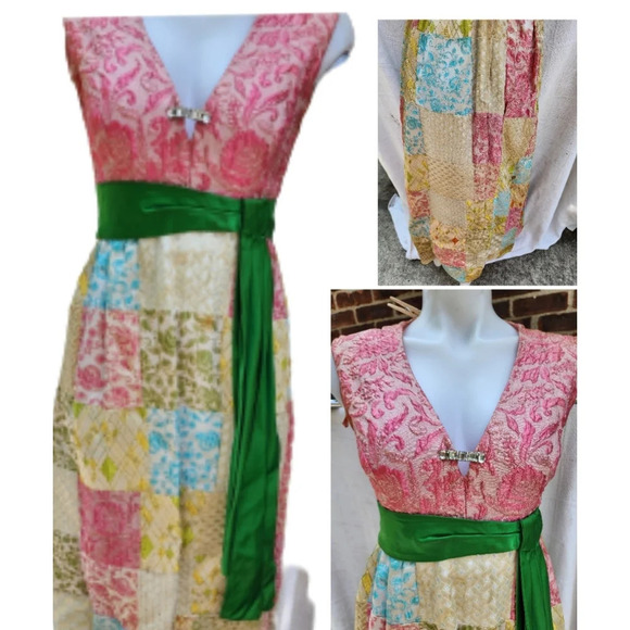 1960s‎ Quilted Lamé debut gown S - Picture 1 of 16